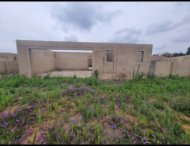 3 BEDROOM TOWNHOUSE FOR SALE IN ARCON PARK